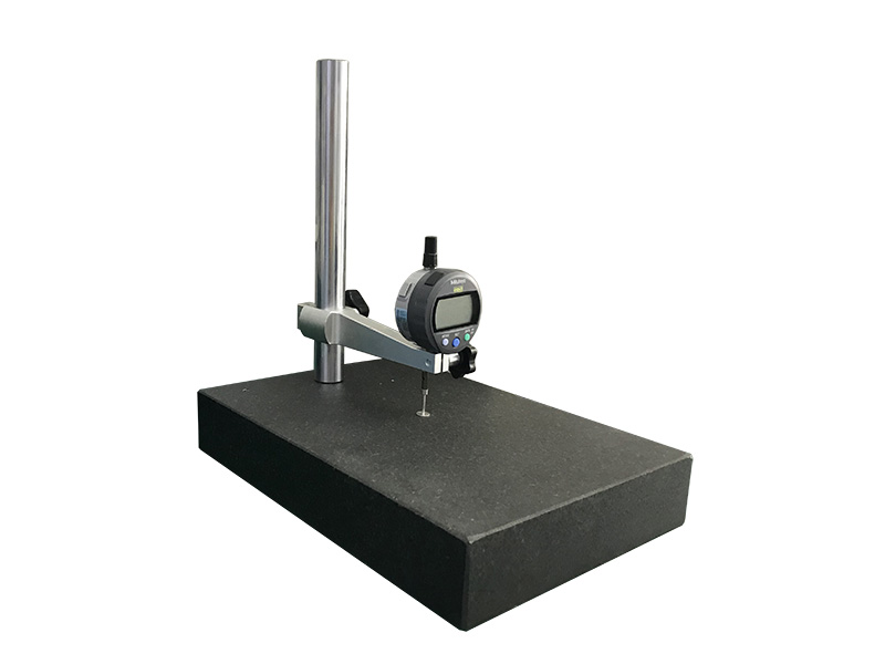 Thickness measuring instrument